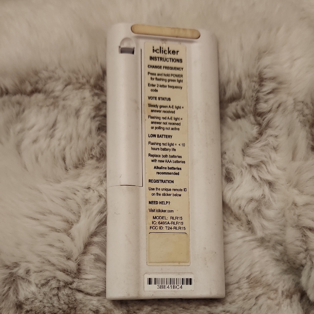 iClicker+ White Remote Control - Picture 2 of 2